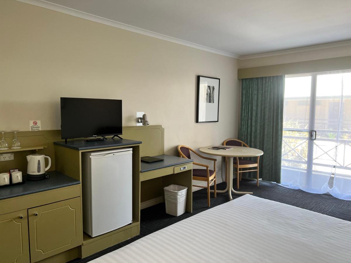 Stay At Alice Springs Hotel Exterior photo