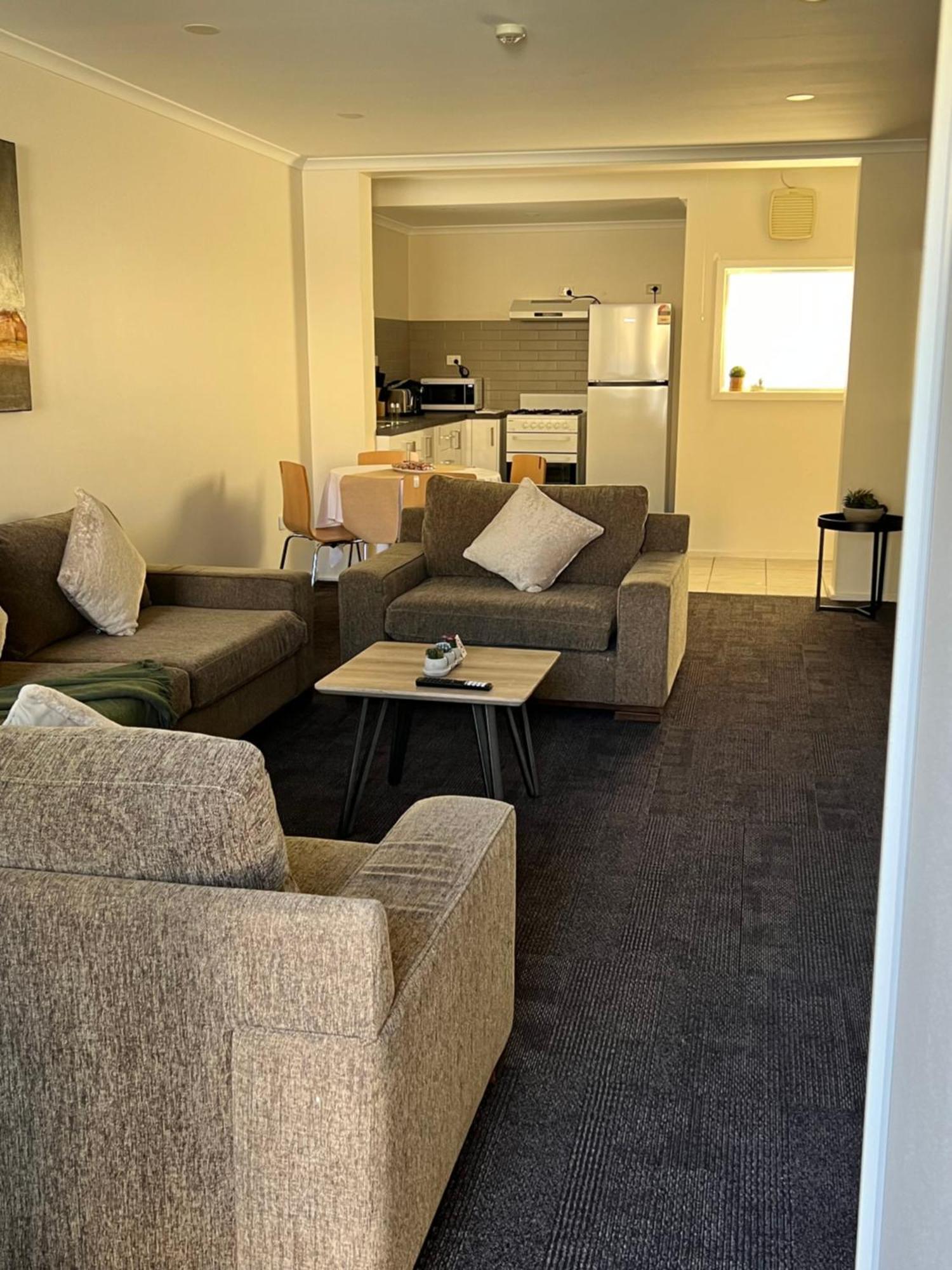 Stay At Alice Springs Hotel Exterior photo