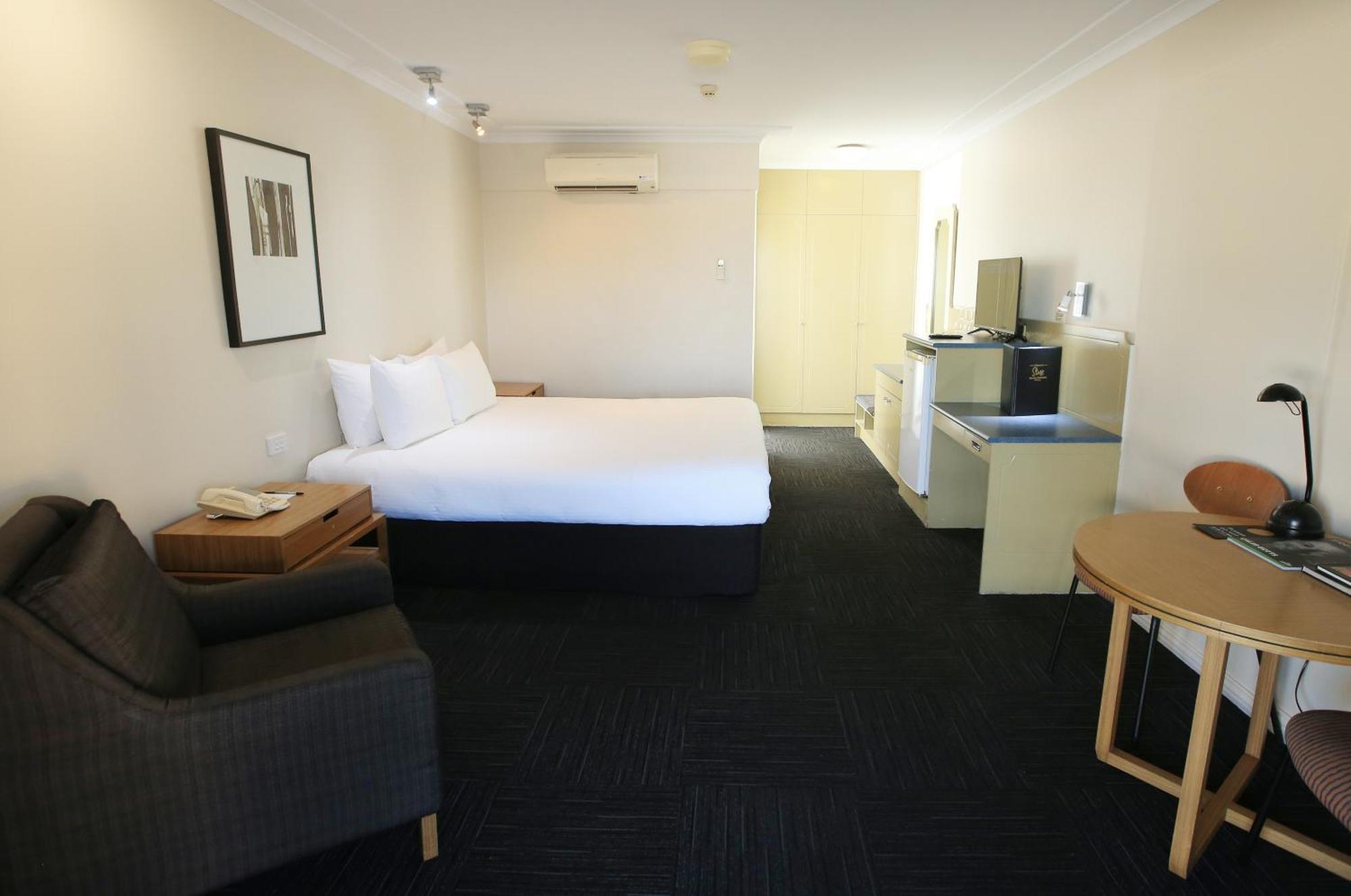 Stay At Alice Springs Hotel Exterior photo