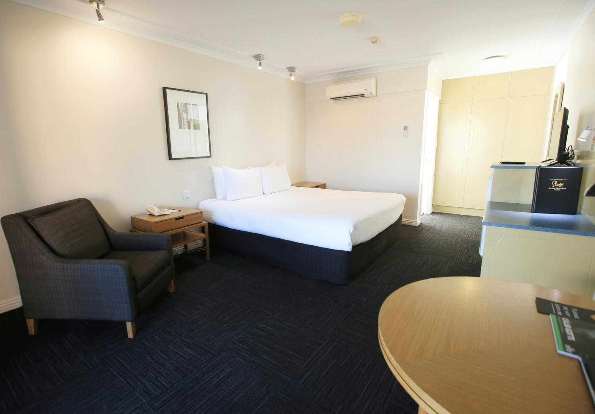 Stay At Alice Springs Hotel Room photo
