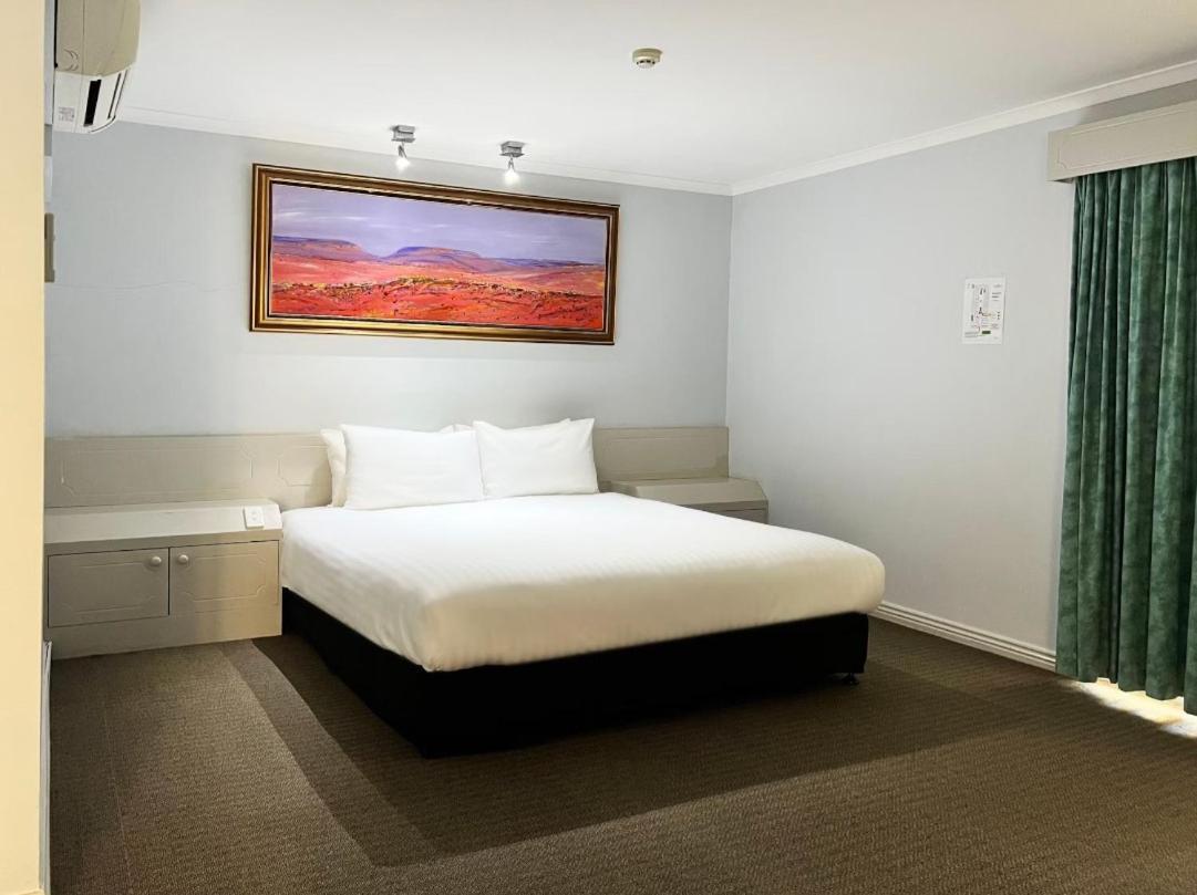Stay At Alice Springs Hotel Exterior photo