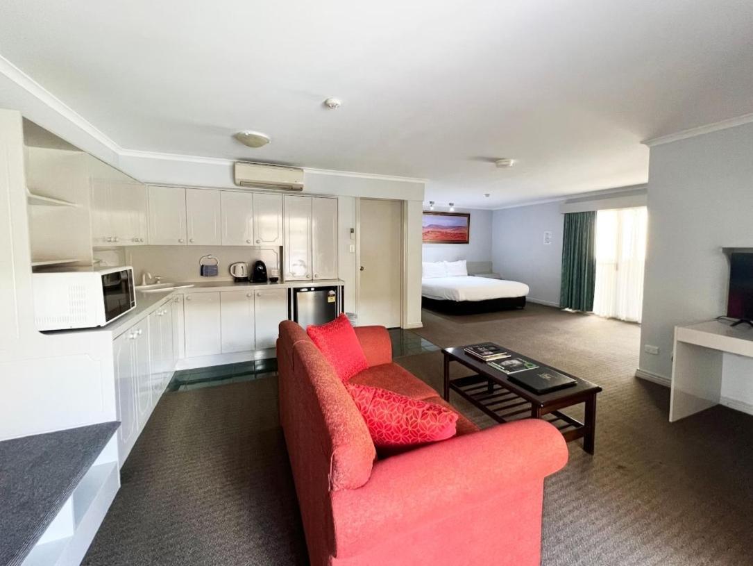 Stay At Alice Springs Hotel Exterior photo