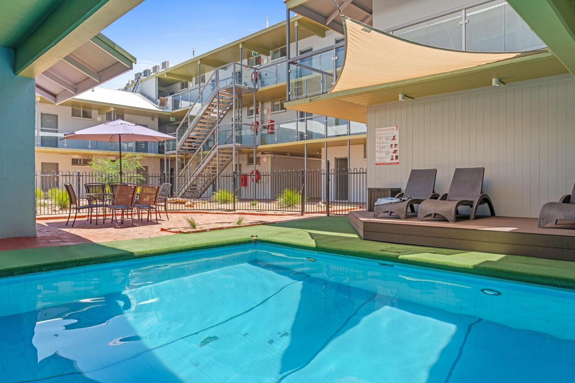 Stay At Alice Springs Hotel Exterior photo