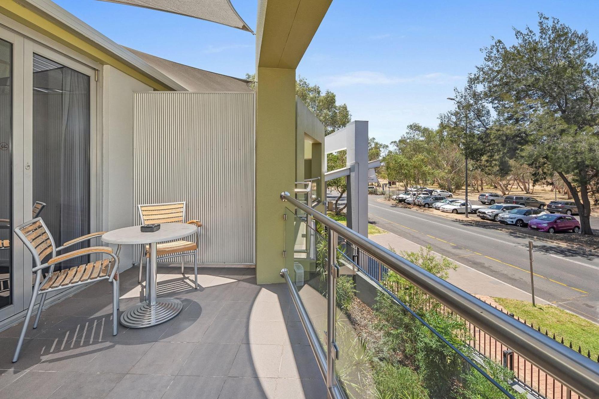 Stay At Alice Springs Hotel Exterior photo