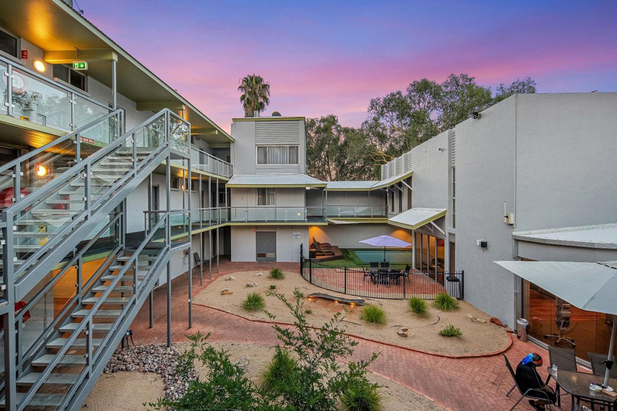 Stay At Alice Springs Hotel Exterior photo