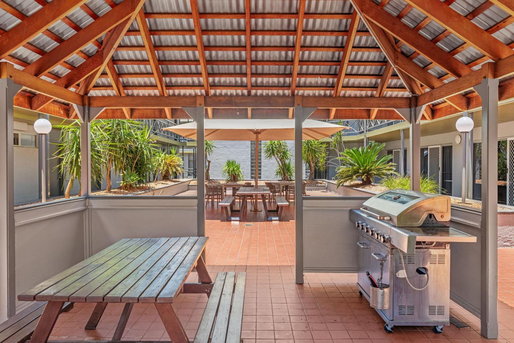 Stay At Alice Springs Hotel Exterior photo