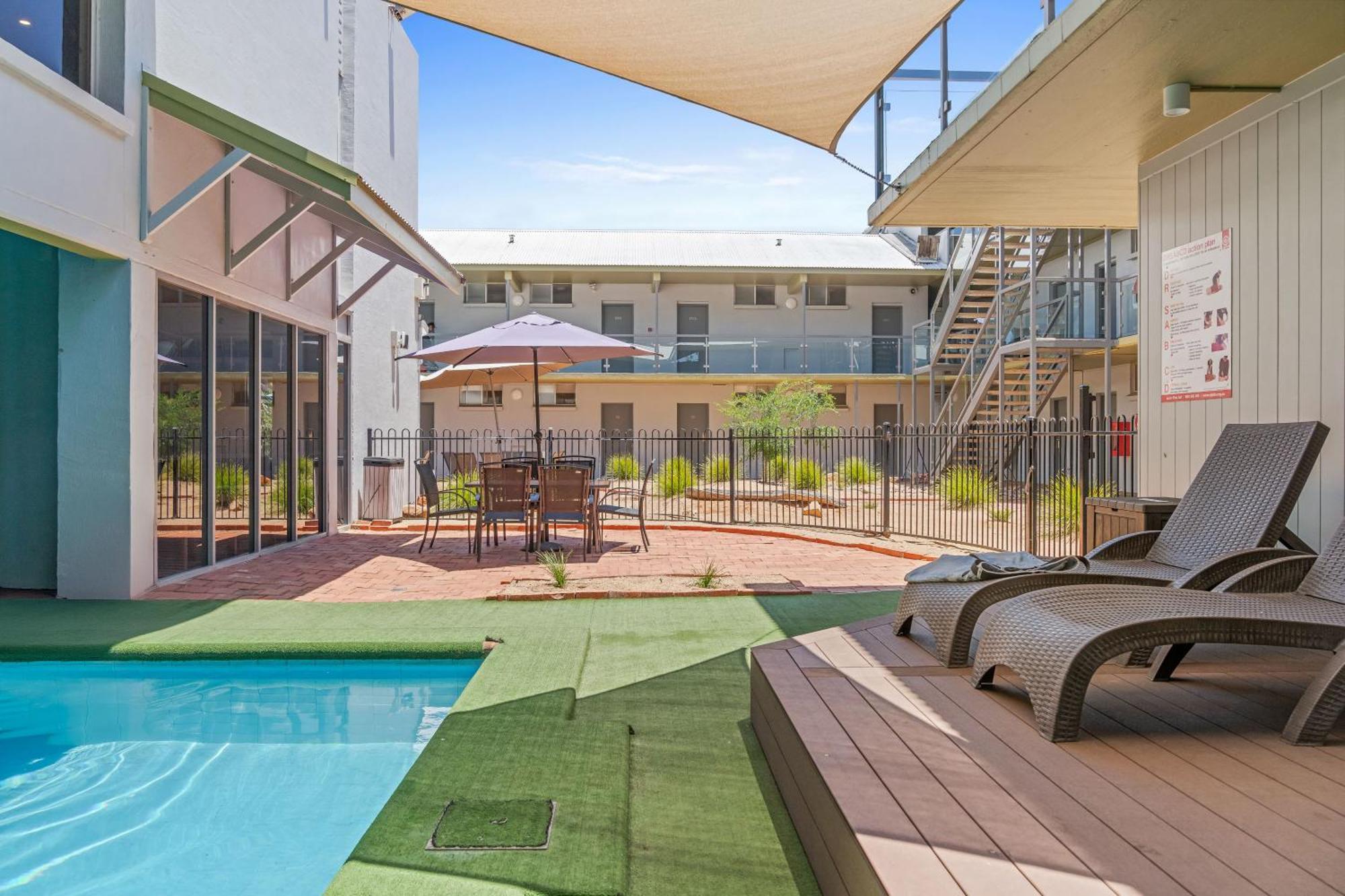 Stay At Alice Springs Hotel Exterior photo