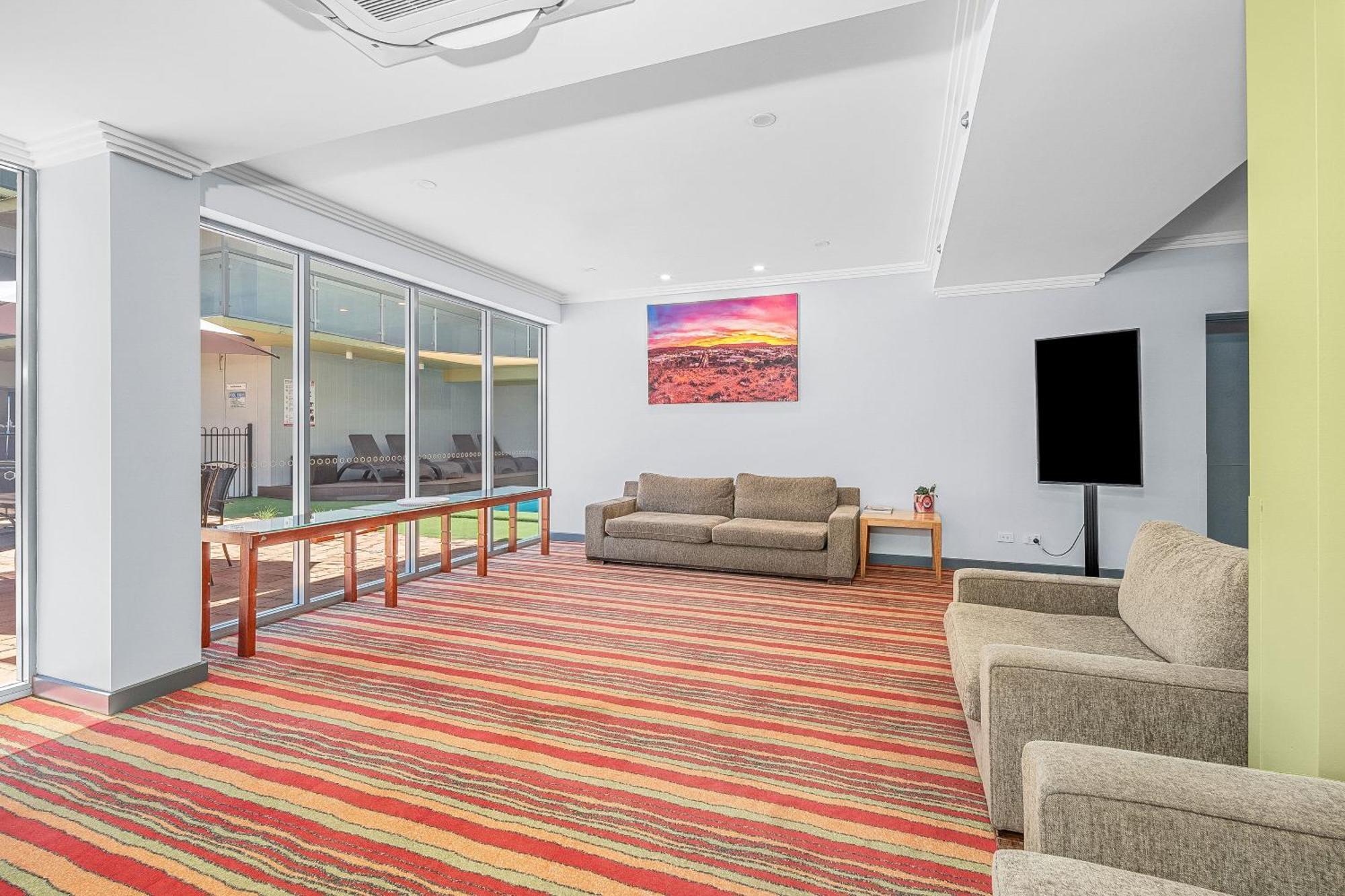 Stay At Alice Springs Hotel Exterior photo