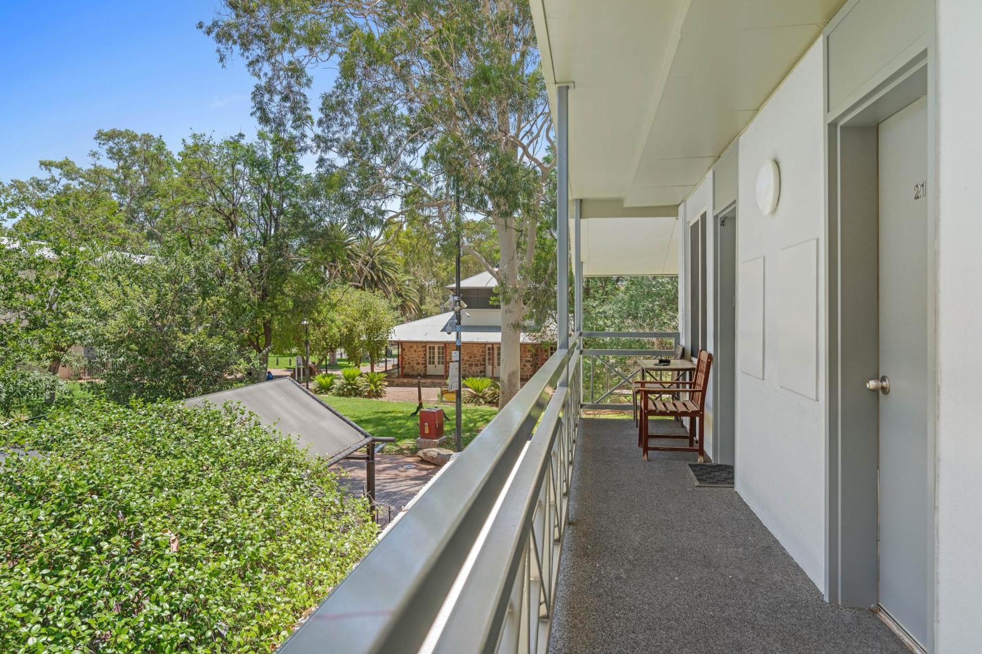 Stay At Alice Springs Hotel Exterior photo