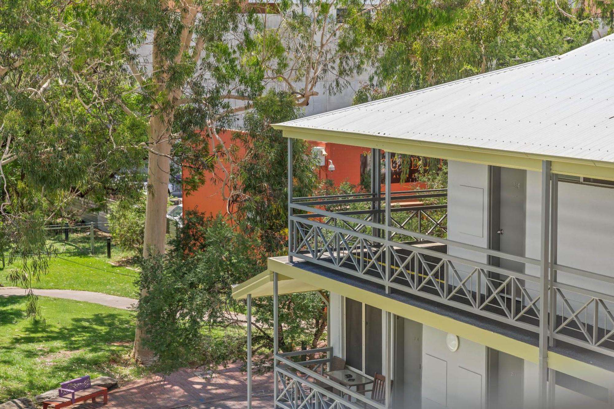 Stay At Alice Springs Hotel Exterior photo